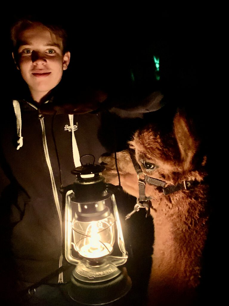 Lukas_Viona_und_Laterne